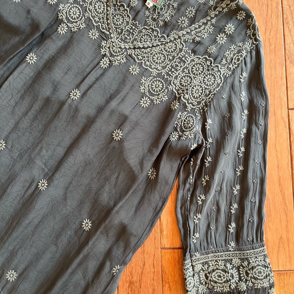 Johnny Was Embroidered Gray Women's Tunic